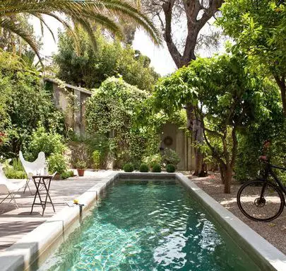 Lush swimming pool inspiration via @thouswellblog